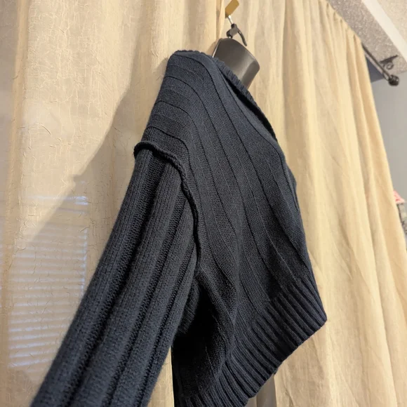 Classic Blue V-Neck Sweater Timeless Knit Style - Picture 2 of 4